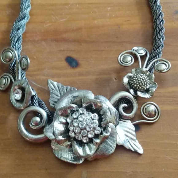 Hand Crafted Vintage Floral Rhinestone Necklace - Picture 2 of 5